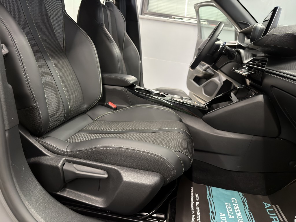 PEUGEOT 2008 1500 BLUEHDI 130 CV EAT8 GT PACK TETTO APRIBILE